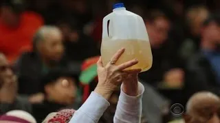 State workers in Flint given bottled water long before residents