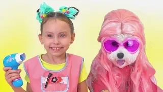 Alice pretend play in beauty salon with pets and friends