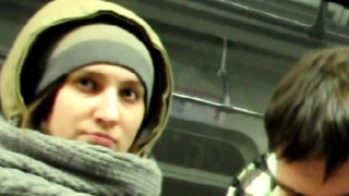 Пранк сплю на девушках в метро/Prank  sleep on the girl in train