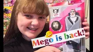 Classic Mego Action Figures are Back for 2018 Relaunch – Bela Lugosi Dracula – Unboxing & Review