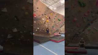 Indoor Bouldering | Red V7