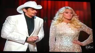 Brad & Carrie Underwood 2012 CMA's gangnam style!