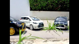 Lexus Lm 300h DieCast Car