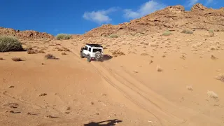 The Jimny on the Gama dune, the dificult climb.