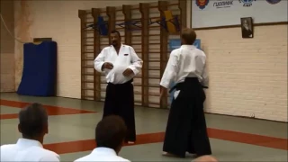 Steven Seagal Defense Agains One Two leg MMA