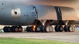 C-5M Super Galaxy горит на авиашоу в Ошкош!