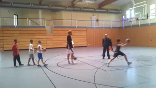 BasKIDS lernen einige "moves" von Dirk Nowitzki - 2012