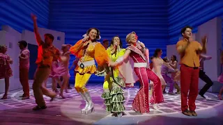 MAMMA MIA! London celebrates its 9,000th performance!