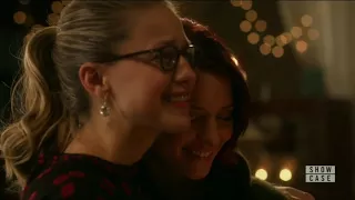 Supergirl 3x09 Kara´s christmas party