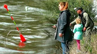 ВОДА ИДЕТ ВОБЛА КЛЮЁТ. Поклёвки крупным планом. Рыбалка в Астрахани 2021.