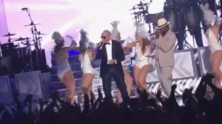 David Guetta Play Hard ft. Ne-Yo & Akon Live Billboard Music Awards 2013 BMA HD