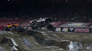 Monster Truck lost a wheel