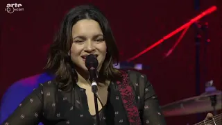 Norah Jones - Black (Baloise Session)