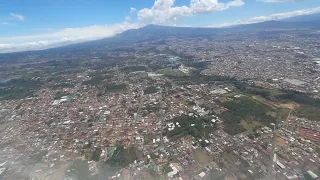 Aterrizando en el aeropuerto de San Jose , Costa Rica - Marzo 2024