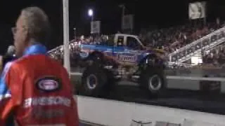 BigFoot 4x4 - Monster Truck Doughnuts & Stunts