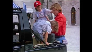 Young Brad Pitt / scene with kids