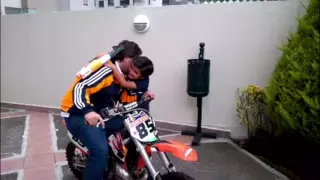 Regalo de Ian   Su segunda moto. KTM 65cc