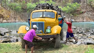 Loading Tons of Rock Into 70 year old Rusted Soviet Truck