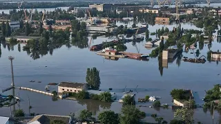 😢 Вода на вулицях Херсона за ніч піднялася ще на кілька метрів ❗️ Оперативні новини дня