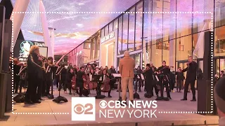 Orchestra performs Grammy-nominated songs outside MSG