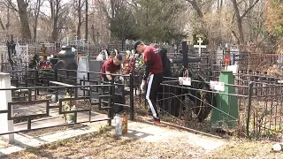Добровольцы Тамбова начали весеннюю уборку воинских захоронений