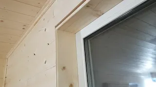 Простые деревянные откосы на окна.