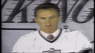 Larry Robinson signs with L.A. Kings (1989)