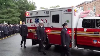 NYC Hero's Dad Minces No Words at Her Funeral | El Minuto (English)