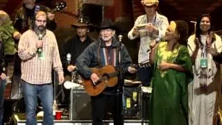 Willie Nelson - Will the Circle be Unbroken and I'll Fly Away (Live at Farm Aid 2008)