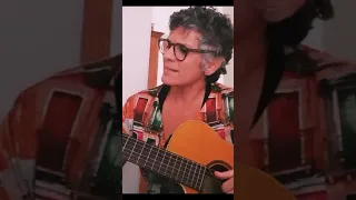 YLA canta "Cão Sem Dono"