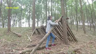 Solo Bushcraft & Camping, Survive alone in the jungle, create a safe simple shelter, LIVING OFF GRID