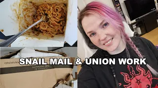 Secretary for the union, opening packages and cleaning the apartment | VLOGMAS Day 16