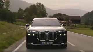 2023 BMW 740d xDrive G70 - driving