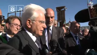 L'Aquila - L'abbraccio al Presidente Mattarella