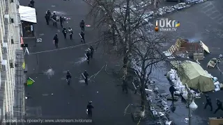 Майдан 18 лютого 2014. Оборона майданівцями барикад на вул. Грушевського.