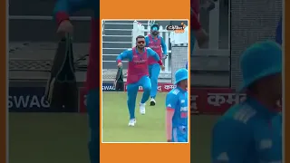 FUNNY RUNNING करते हुए Team INDIA के लिए Drinks लेकर पहुंचे KING KHOLI #viratkohli #aisacup2023