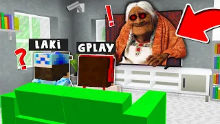 STRASZNA BABUSZKA WYCHODZI Z TV W MINECRAFT?! GPLAY & LAKI