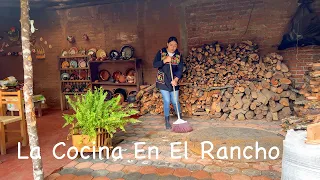 Les Muestro Mi Cocina Y Les Hago Un Caldo Verde De Albóndigas Riquisimo