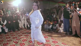 man ishq Di ag bojha diyaan gori hik Ty rakh ky barfaan mujara dance rimal Ali sha