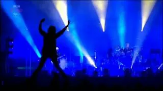 The Cure - Trust - From the edge of the deep green sea  (Reading Festival 2012)