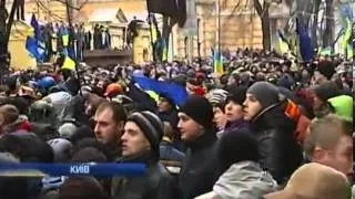 Мирные протесты на Майдане переросли в столкновения ...