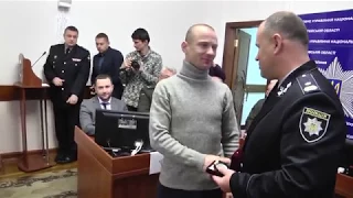 У Харкові нагородили громадян за допомогу поліції у знешкодженні чоловіка, який захопив "Укрпошту"