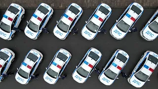 Волгоградские полицейские встретили свой праздник с ключами от новых служебных авто