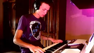 LMFAO - Party Rock Anthem ft. Lauren Bennett, GoonRock [on keyboard]