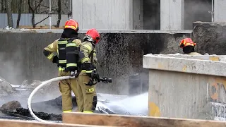 Pożar na budowie osiedla w Gdańsku. Interwencja straży pożarnej