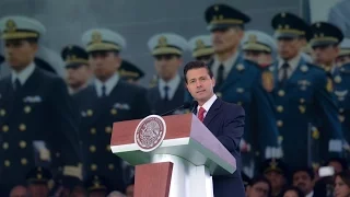 Entrega de ascensos y condecoraciones, en el marco del 106 Aniversario de la Revolución Mexicana