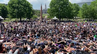 Thousands of Denver Protesters Lay on Ground Chanting "I Can't Breathe" for 9 Minutes