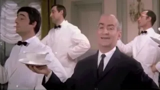 Master KG -Jerusalema vs Louis de Funès - le grand restaurant