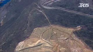 HUGE crack opens up in ridge in Washington state