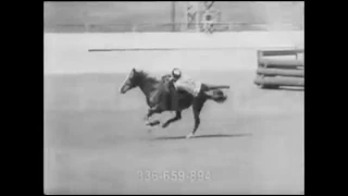 Адыгские джигиты продемонстрировали свои навыки верховой езды в Сиднее, Австралия, 1936.